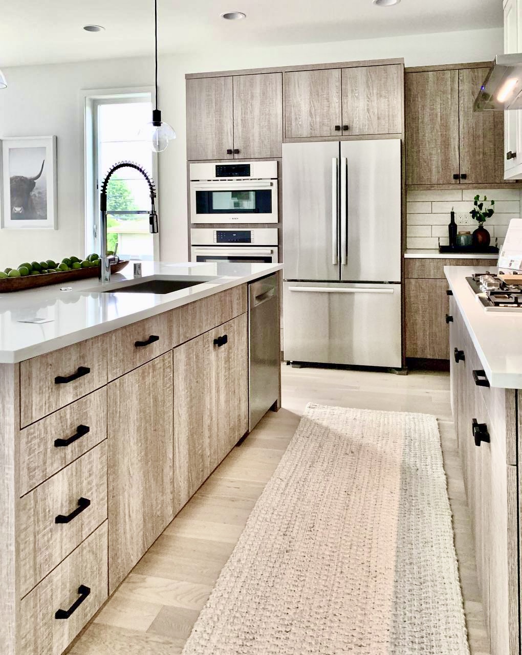 Kitchen remodel with modern surfaces by Artbrick