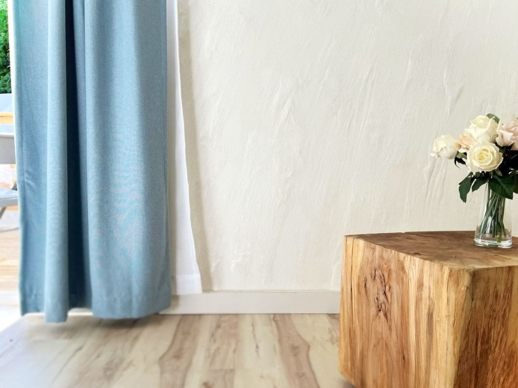 Finished decorative plaster feature wall by Artbrick